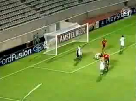 Top 20 cele mai mari ratări din fotbal / VIDEO - ratare-1320431150.jpg