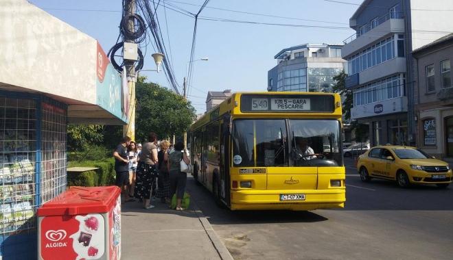 Panică pe strada Mircea cel Bătrân. Motorul unui autobuz RATC a luat foc - ratc-1470059059.jpg