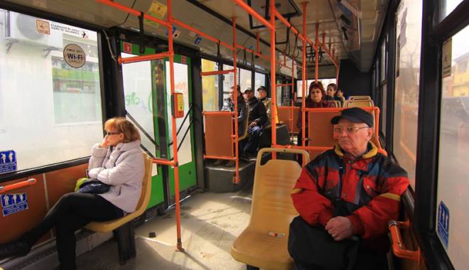 Cum sunt distribuite abonamentele gratuite la RATC, pentru pensionari - ratcabonamente-1431361802.jpg