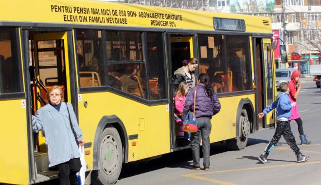 RATC. Abonamentele gratuite pentru pensionari, distribuite odată cu pachetele cu alimente - ratcautobuz481381670907-1418915821.jpg