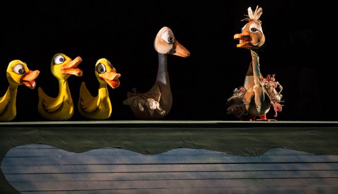 Invitaţie la teatru! „Răţuşca cea urâtă” se transformă într-o superbă lebădă - ratusca-1617536737.jpg