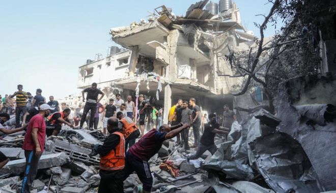 Israelul şi-a intensificat bombardamentele în Fâşia Gaza şi Cisiordania