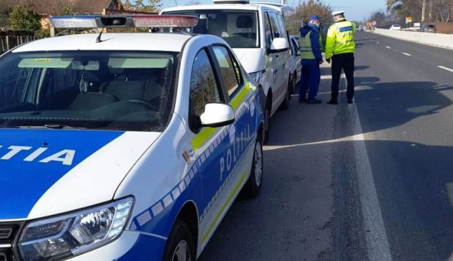 Razie pe şosele. Zeci de taloane de maşini, reţinute de poliţişti - razie-1636731337.jpg