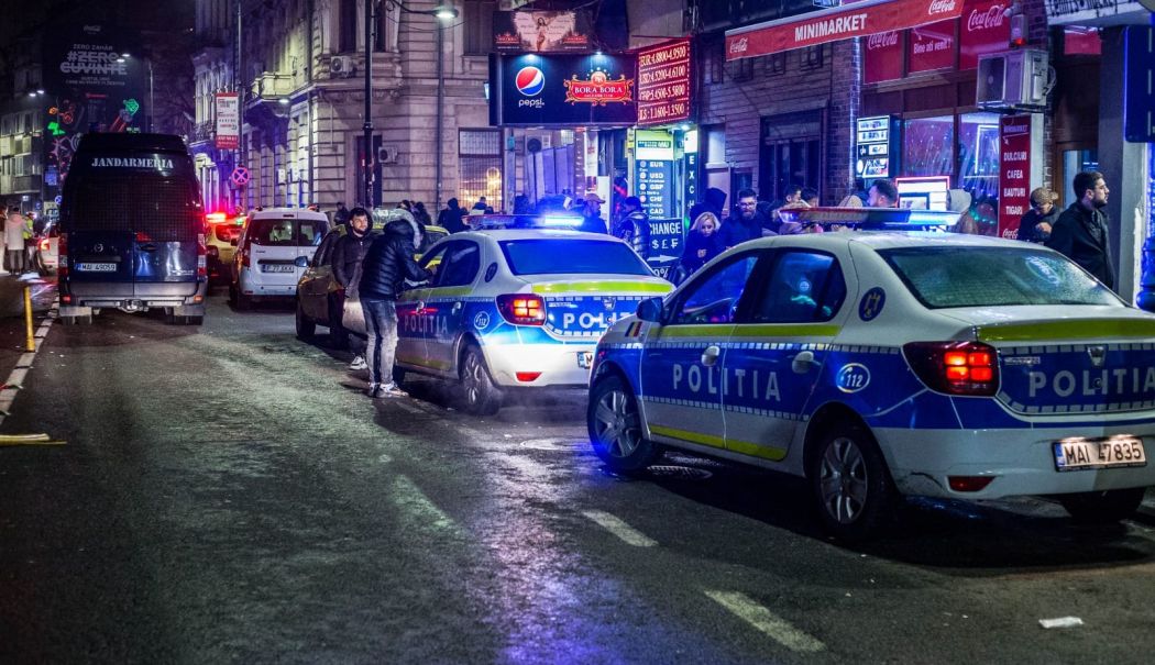 Razie de proporții. Poliția a periat cluburile și saloanele de masaj din Centrul Vechi