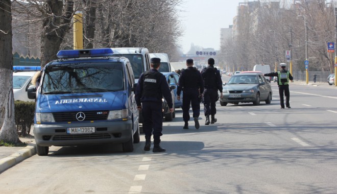 Razie de amploare în Constanța - razieamploareconstantapolitisti1-1332354949.jpg