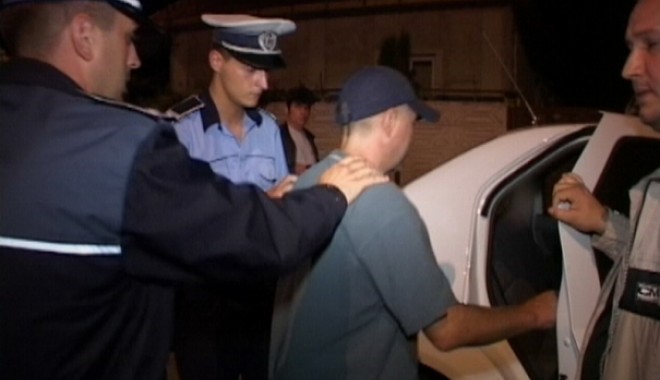 Razii ale polițiștilor în Constanța și Ovidiu - raziepolitisti-1349948465.jpg