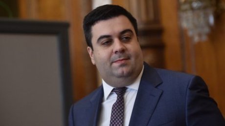Ministrul Cuc recunoaște că a întrebat-o pe șefa Tarom 