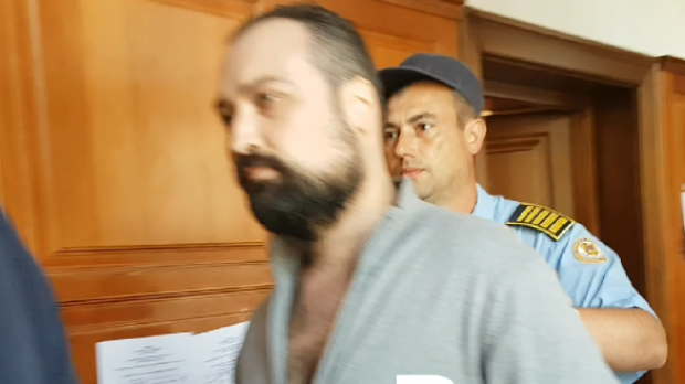 Lovitură dură pentru autorul triplului asasinat! Ce îi cere sora sa - razvanrentea777x42977183500-1525417501.jpg