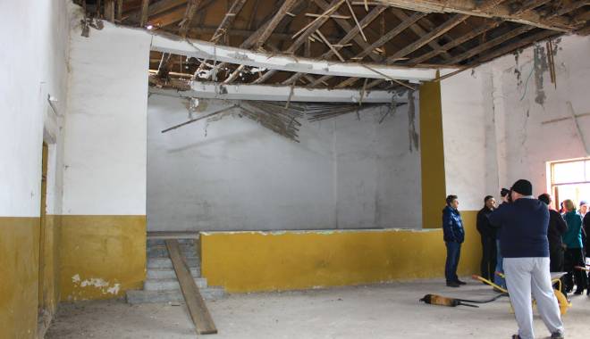 Galerie foto. Au început lucrările la Centrul Cultural din satul Poiana - reabilitarelucrareimg1223-1414581397.jpg