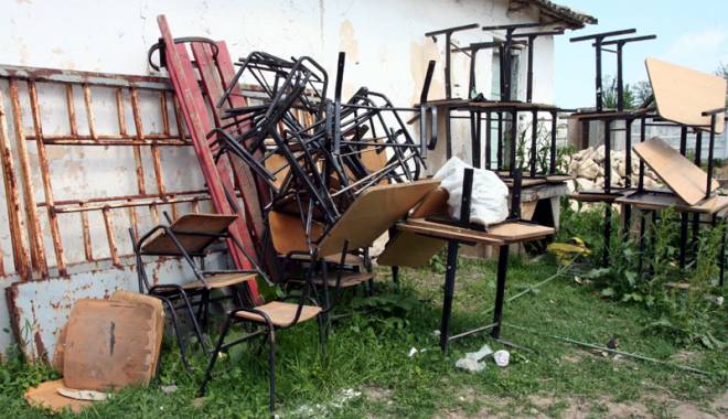 Reacția Asociației Elevilor Constănțeni la incriminarea fondului școlii - reactiaasociatiaelevilor-1449414949.jpg