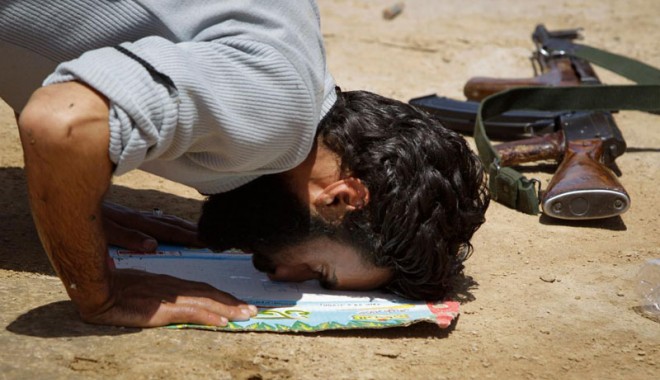Bashar Al-Assad acuză SUA  că sprijină grupurile de rebeli din Siria - rebel-1341849661.jpg