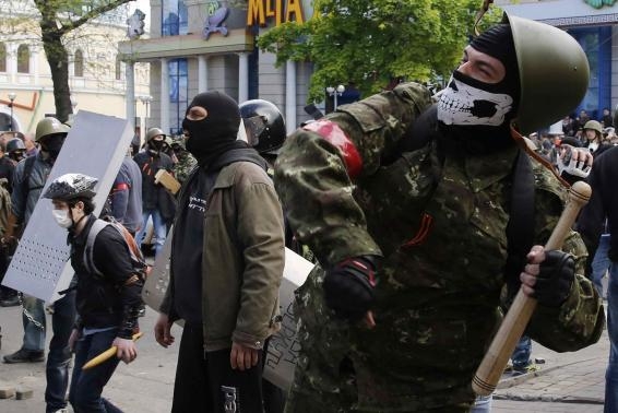 Nu sunt români printre victimele de la ODESA - rebelsdownukrainehelicoptersfour-1399123970.jpg