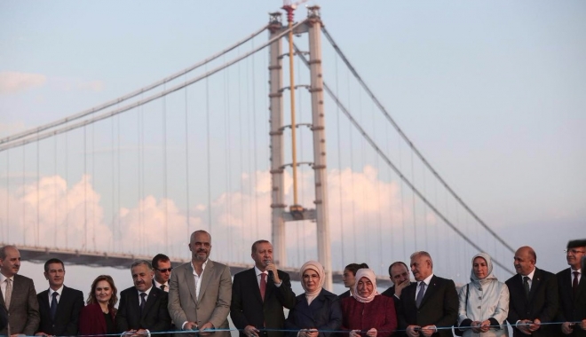 Președintele Turciei a inaugurat un pod uriaș peste Marea Marmara - receptayyiperdogan123-1467356492.jpg
