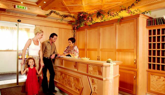 Sezonul estival, în pericol! - receptiehotel-1420826188.jpg