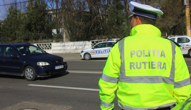 Merită arestat?  Recidivist beat,  fără permis,  a furat o mașină, a făcut un accident cu victime  și a fugit  de la locul faptei - recidivistbeatfarapermis-1477323813.jpg