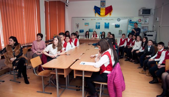 Recital de poezie, la Școala Gimnazială 