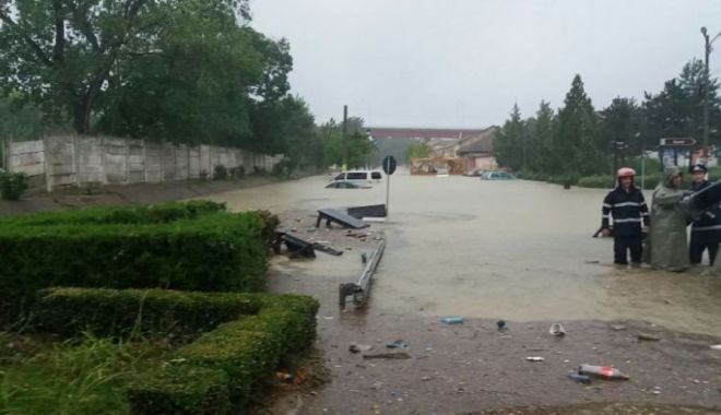 Știți ce trebuie să faceți în caz de inundații? Recomandări de la ISU Dobrogea! - recomandariinundatii-1570045372.jpg