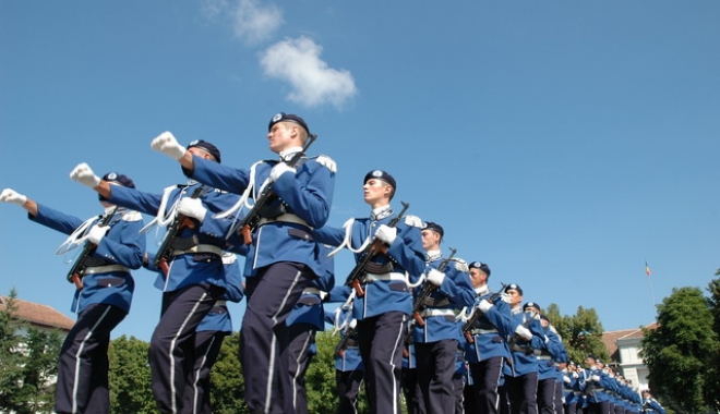 Campania de recrutare continuă! CE TREBUIE SĂ FACĂ CEI CARE VOR O CARIERĂ ÎN JANDARMERIA ROMÂNĂ - recrutarejandarmi-1463642831.jpg
