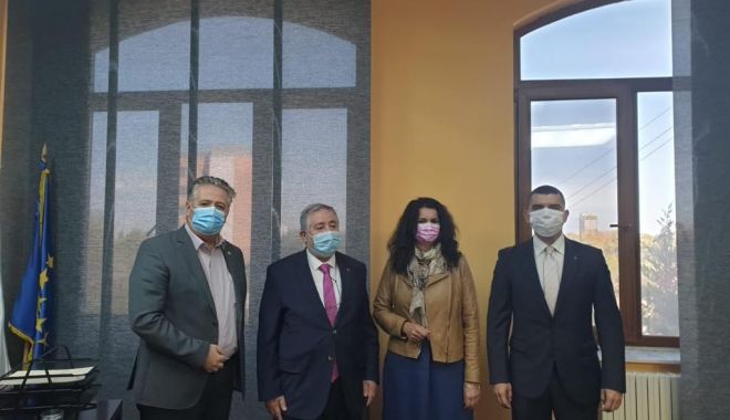 Consulul Turciei, în vizită la Universitatea „Ovidius” - rector-1603176895.jpg