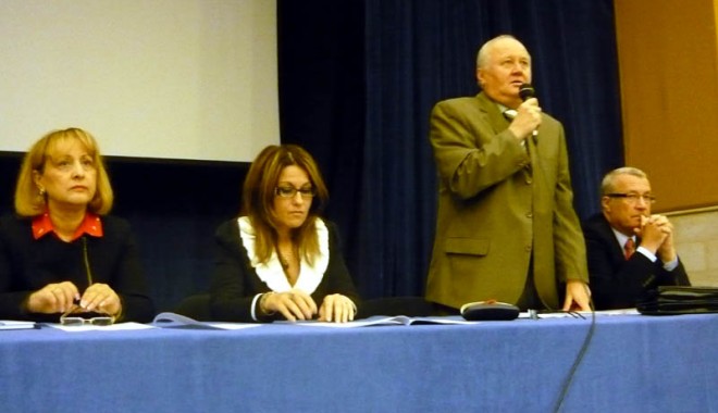 Ce ar putea tulbura rău de tot apele la Universitatea 