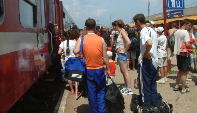 Turiștii preferă CFR-ul: reduceri la biletele online - recucerilabilete-1439453754.jpg