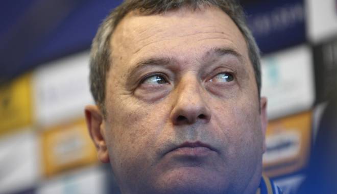 Mircea Rednic și-a reziliat contractul cu Petrolul Ploiești - red-1430844912.jpg