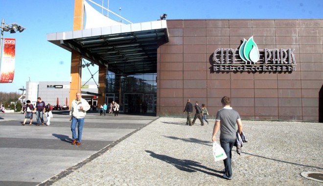 Reduceri mari, premii și mai mari. Stock Days, în acest week-end, la City Park Mall - reducerimari-1405007670.jpg