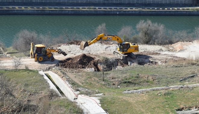 Refacerea malului Canalului Dunăre - Marea Neagră din zona Cumpăna va costa peste 132 milioane de lei - refacereamaluluicanaluluidunarem-1601222892.jpg
