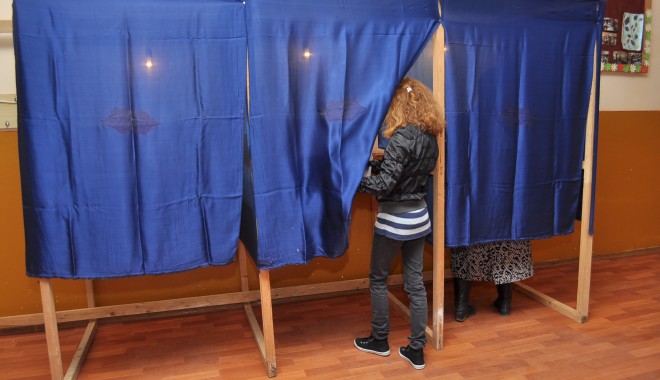 Referendum cu privire la exploatarea gazelor de șist, la Mangalia - referendum-1352452960.jpg