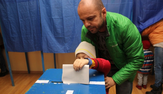 Referendumurile locale vor fi organizate doar odată  cu alegerile pentru primari. Guvernul a schimbat legea - referendum-1463063529.jpg