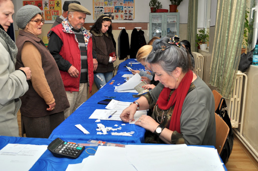 Palaz: Nicușor Constantinescu va plăti din buzunar pentru referendum - referendum2-1321909789.jpg