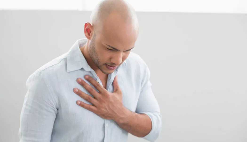Refluxul gastric, boala omului grăbit. Obiceiurile care îl agravează