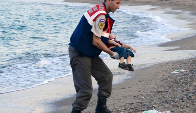 Corpurile a 41 de migranți morți, găsite pe o plajă - refugiatmort-1469432235.jpg