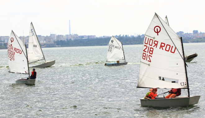 Regata Universităților din Constanța revine cu o nouă ediție - regata-1498754220.jpg