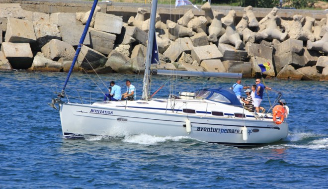 Ridicați velele! Începe Regatta BMW - Beneteau - regatabmw12-1373562983.jpg
