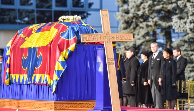 Ce scrie presa internațională despre funeraliile Regelui Mihai - rege-1513439569.jpg