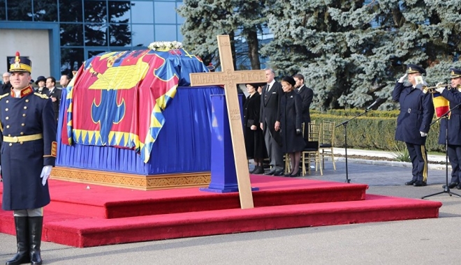 Parastasul de 40 de zile de la moartea regelui Mihai are loc astăzi, la Curtea de Argeș - rege-1515841208.jpg