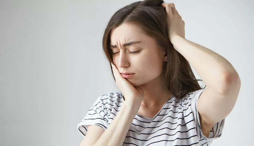 Gingiile inflamate se pot trata acasă, fără medicamente