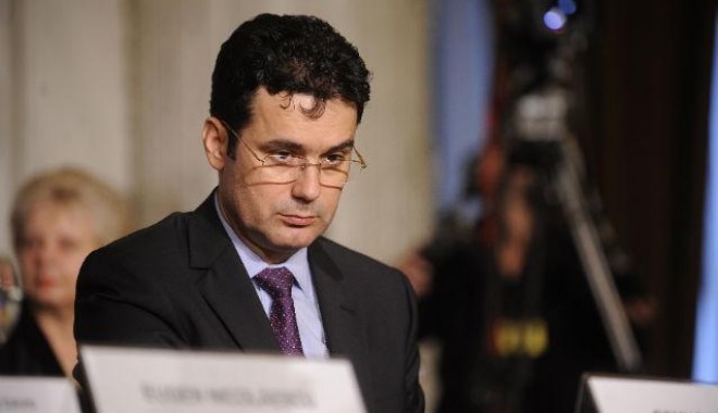 Ministrul Educației: Fondul clasei gestionat de școală este ilegal - remuspricopie11378115776-1389253055.jpg