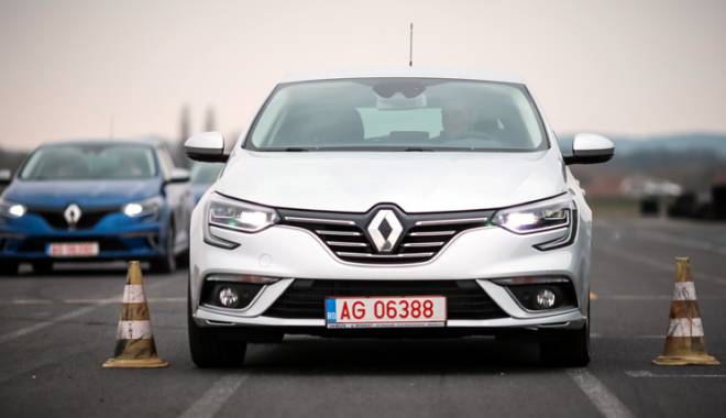 Renault Megane a ajuns la cea de-a 4-a generație! Modelul oferă în premieră sistemul 4Control - renault3-1458847921.jpg