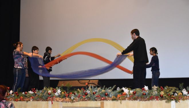 Repetiții pentru spectacolul  de Crăciun - repetitii-1544973064.jpg