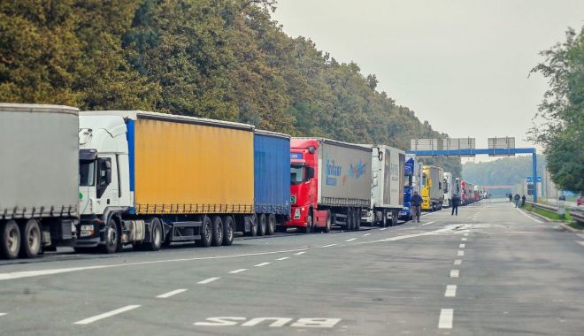 Reprezentanţii transportatorilor rutieri ameninţă cu proteste - reprezentantiitransportatorilor-1620233528.jpg