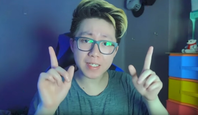 Influencer din Spania, condamnat la închisoare pentru că a umilit un om al străzii român - resetyoutubestarhomelessmantooth-1559562700.jpg
