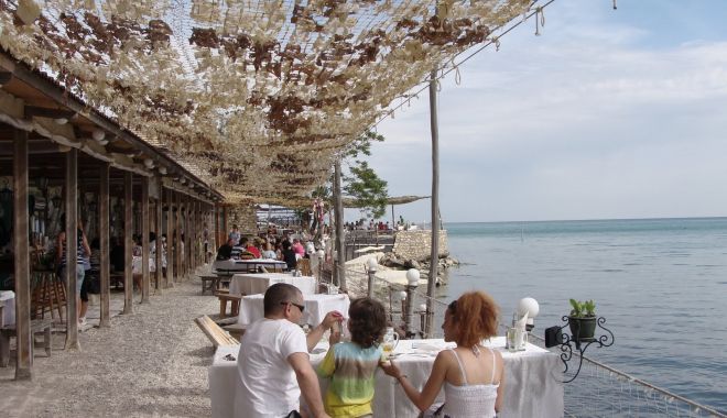 Din 1 iunie se deschid terasele! Care vor fi prețurile în restaurante și cafenele - restaurant-1589098558.jpg