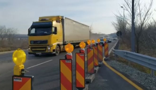 Atenţie, şoferi! Au fost ridicate restricțiile de circulație la Podul de la Cernavodă - restrictii-1640179092.jpg