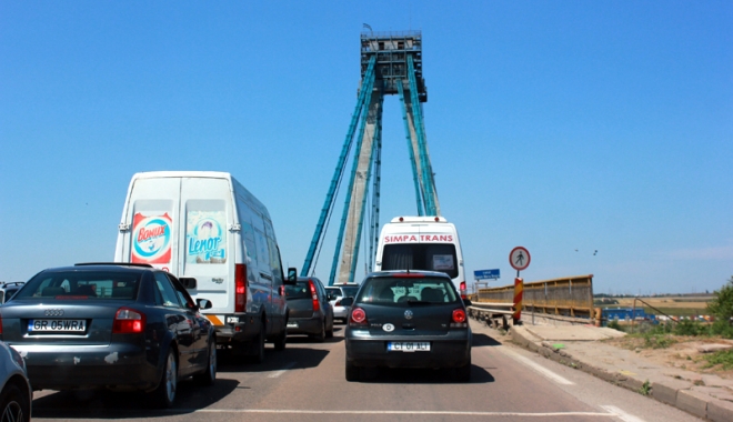 Cum să distrugi turismul în sudul litoralului cu un pod în paragină și o armată de idioți - restrictiide-1469809083.jpg