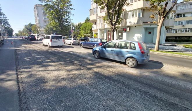 Restricții de trafic pe bulevardul Tomis. Se toarnă asfalt - restrictiidetrafic-1593703094.jpg