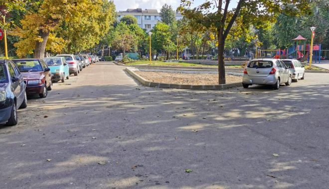 Trafic îngreunat în cartierul Km 4 - 5. Este recondiţionat carosabilul - restrictiidetrafic-1633457307.jpg