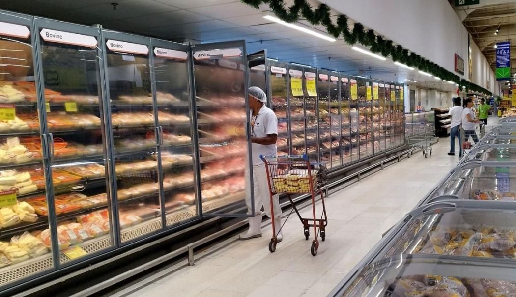 Un mare retailer se pregătește să-și vândă magazinele din România. Mii de angajați ar rămâne pe drumuri - retailer-1761303106.jpg