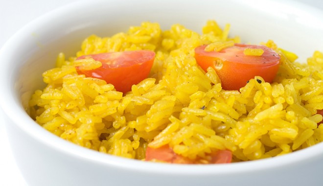 Pilaf cu pui și roșii - retete-1346427883.jpg